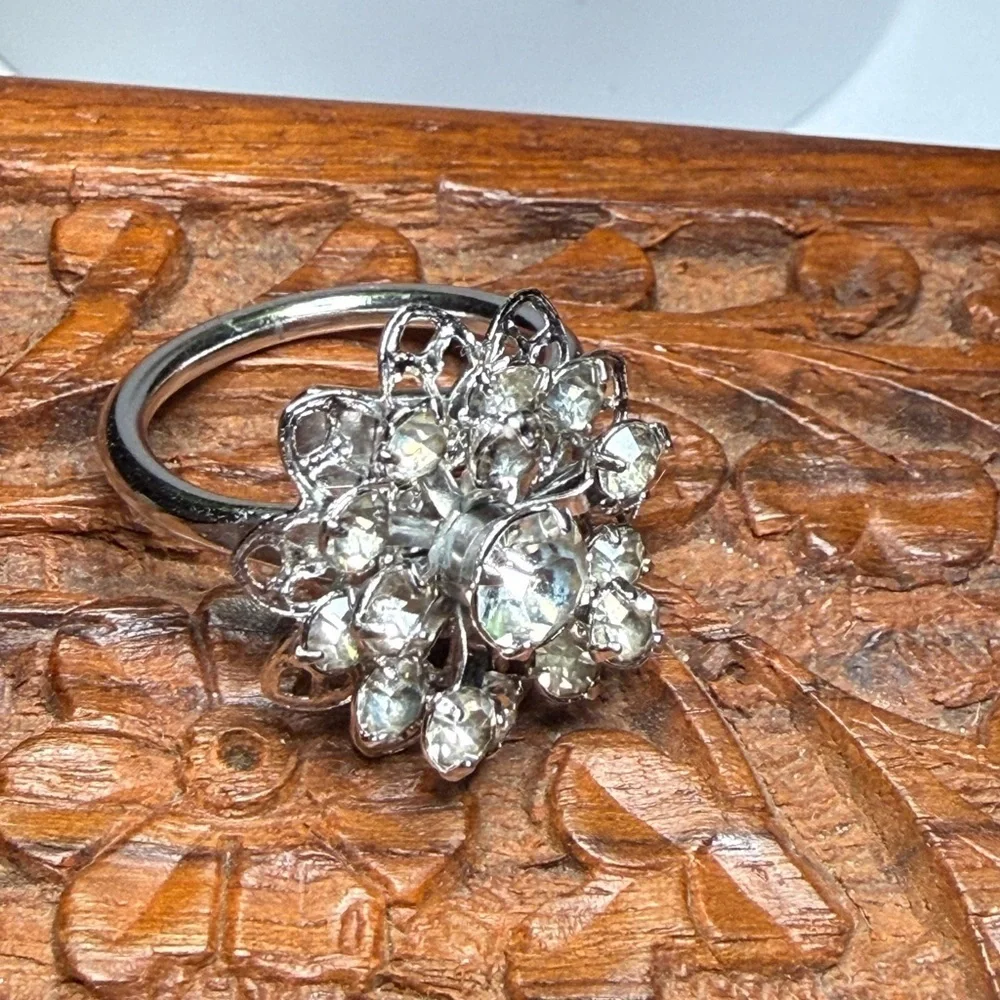 Sarah Coventry Silver Tone Rhinestone Cluster Flower Ring Adjustable